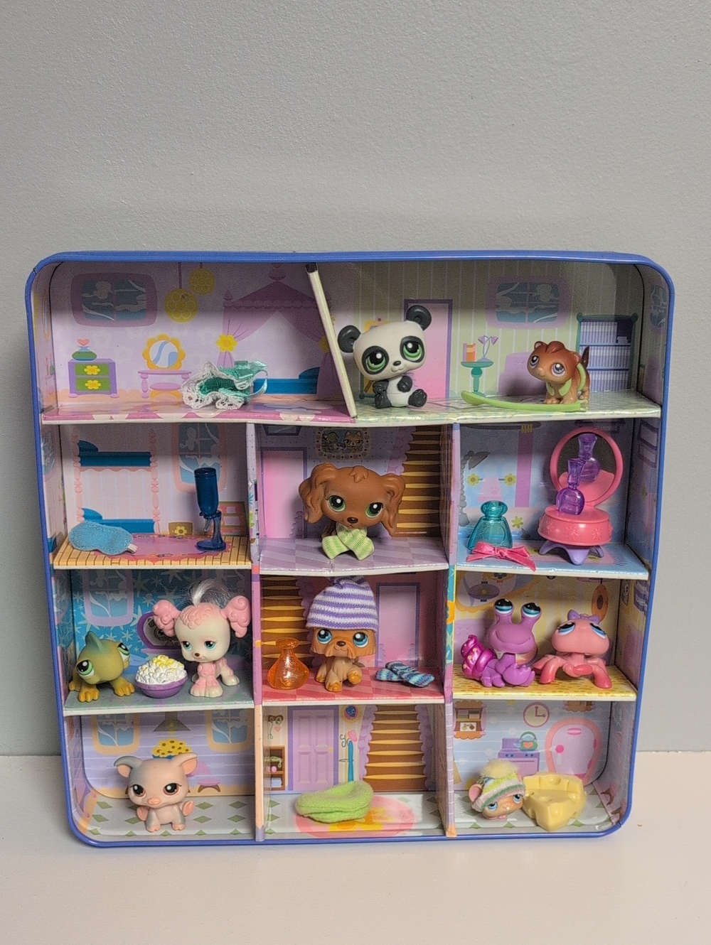 Littlest Pet Shop Collectors Tin, Pets, Accessories *INCOMPLETE* Y2K Hasbro